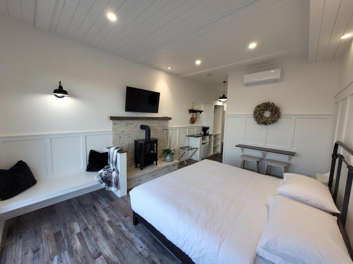 Autumn Lane B&B, Farmhouse Elegance & Stunning Lakeviews 西基隆拿 外观 照片